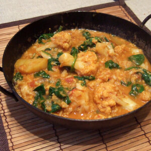 Cauliflower curry with spinach