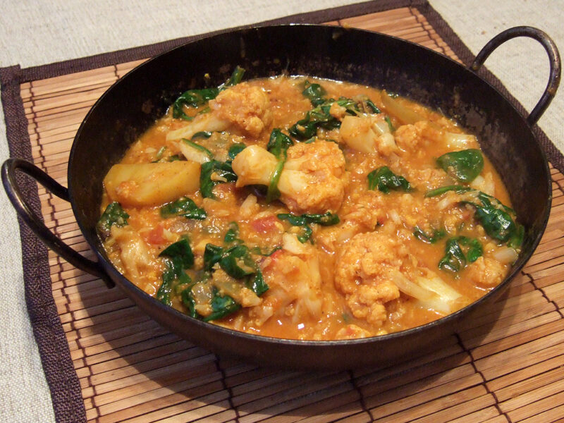 Cauliflower curry with spinach