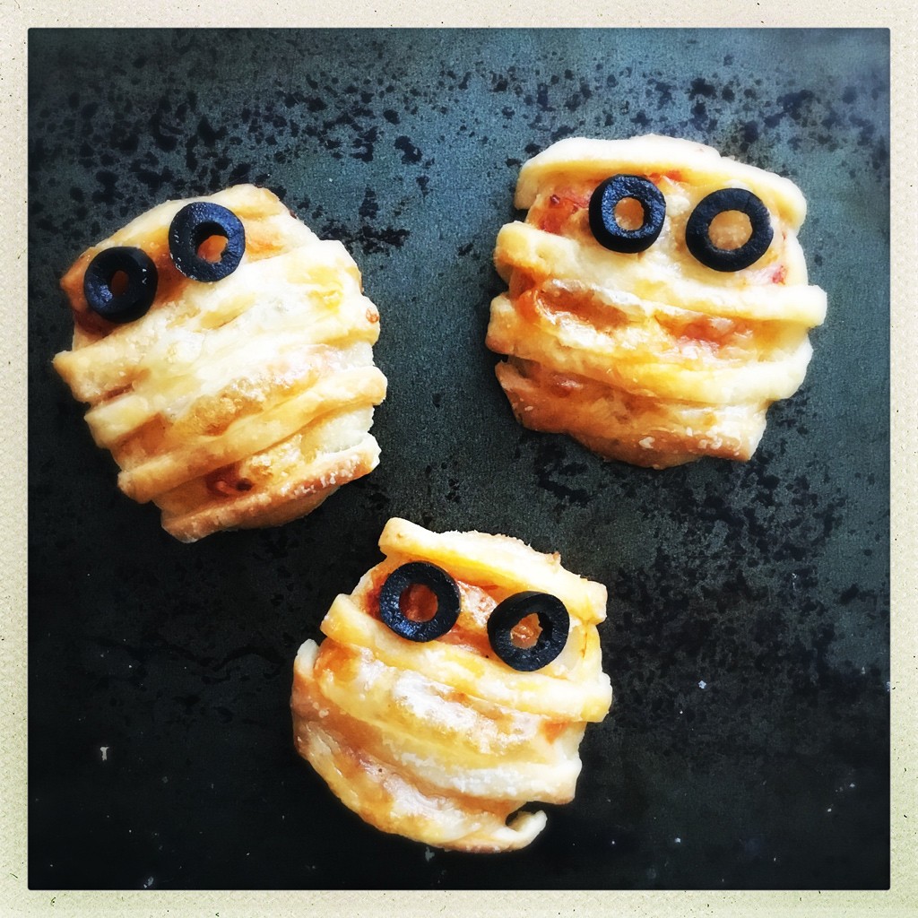 Gluten-free mini mummy pizzas