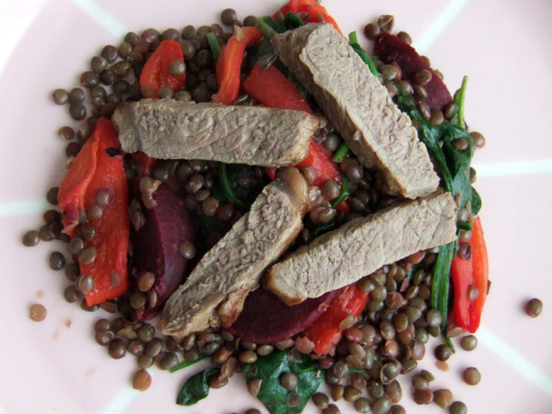 Steak, lentil & beetroot salad