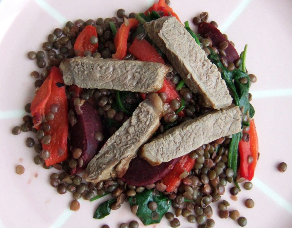 Steak, lentil & beetroot salad