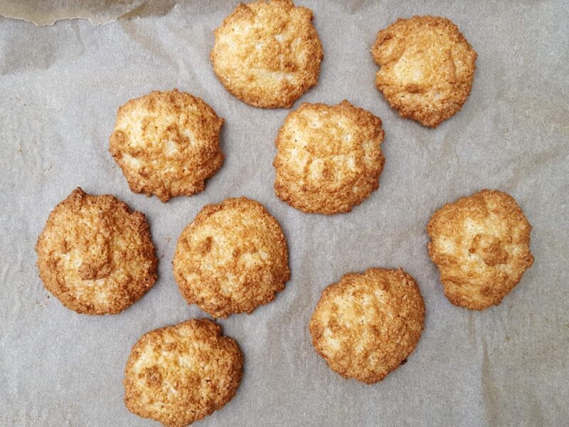 Amaretti cookies