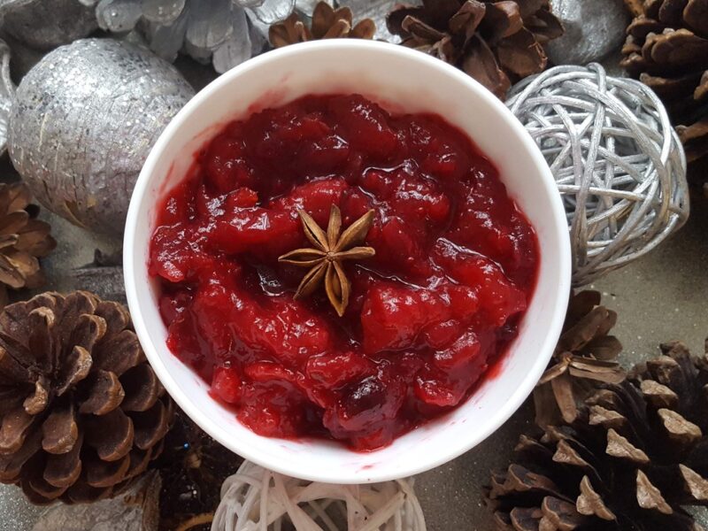 Apple and cranberry sauce