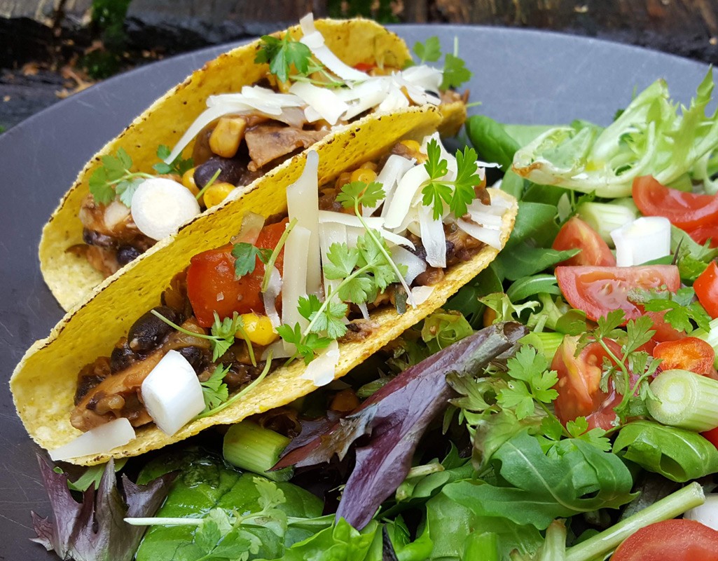 Spicy Pork and black beans tacos