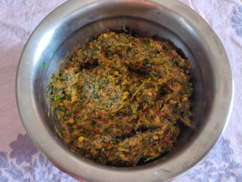 Coriander and tomato chutney