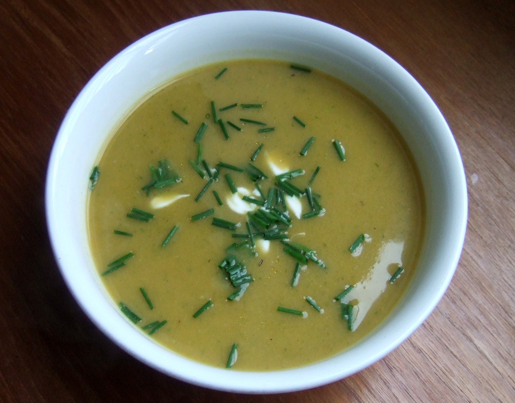 Roasted garlic and sweet potato soup