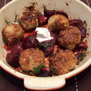 Meatballs with beetroot