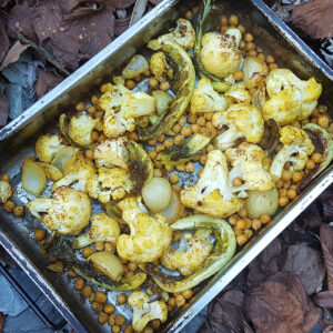 Baked cauliflower with chickpeas