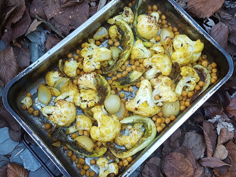 Baked cauliflower with chickpeas