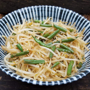 Stir-fried bean sprouts with green beans