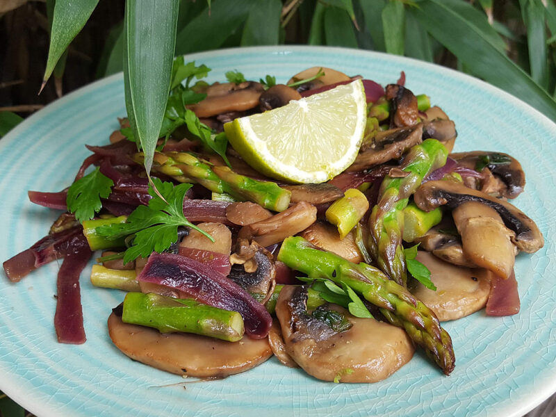 Sautéed mushroom with asparagus