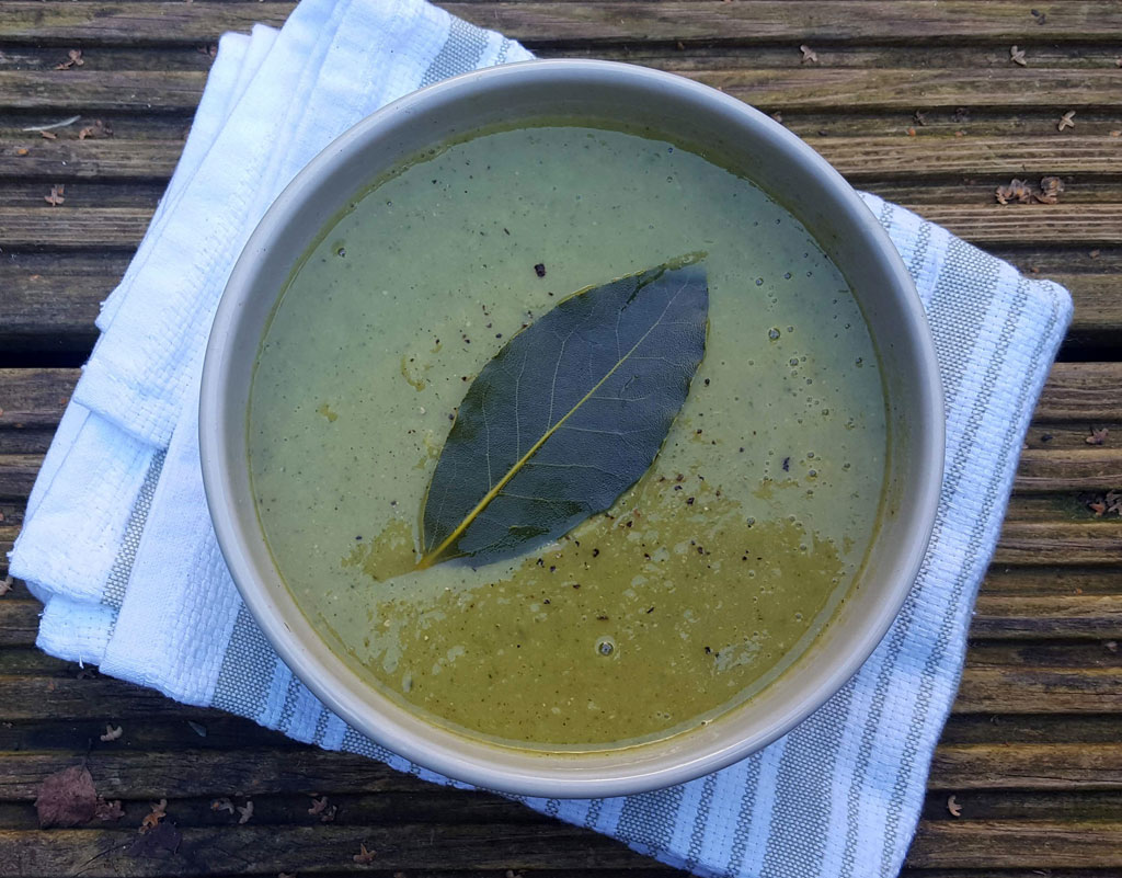 Spiced Broccoli and chickpea soup