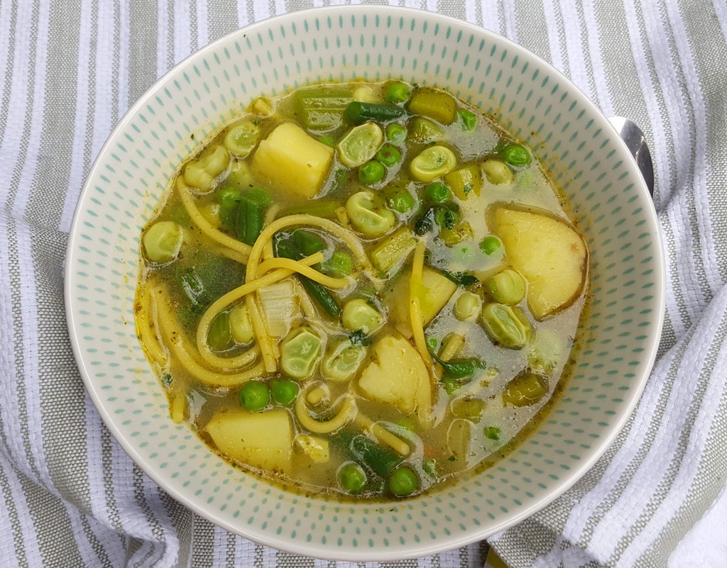 Green beans and peas minestrone