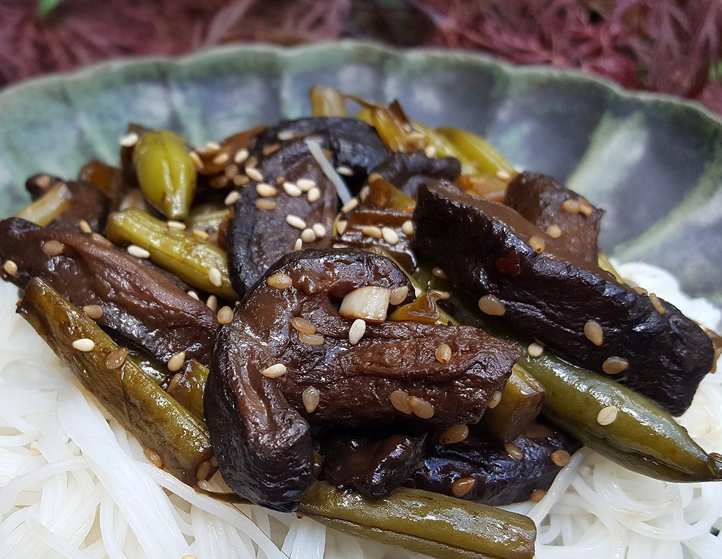 Noodles with Shiitake and green beans