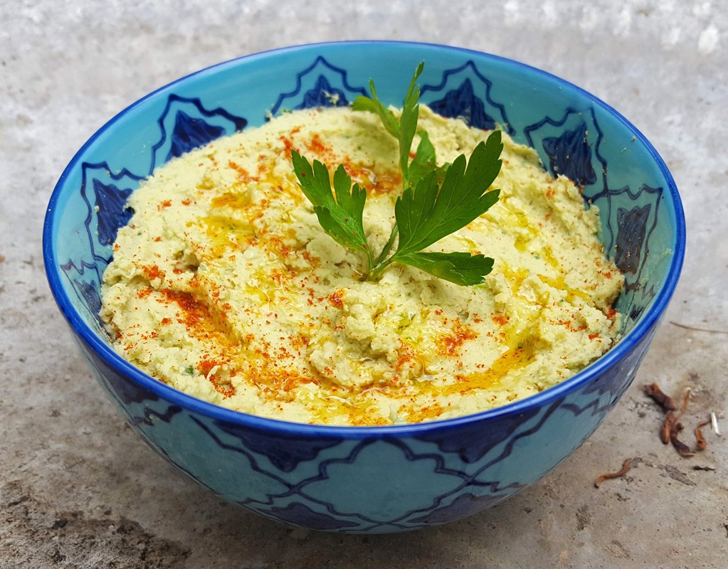 Roasted garlic hummus