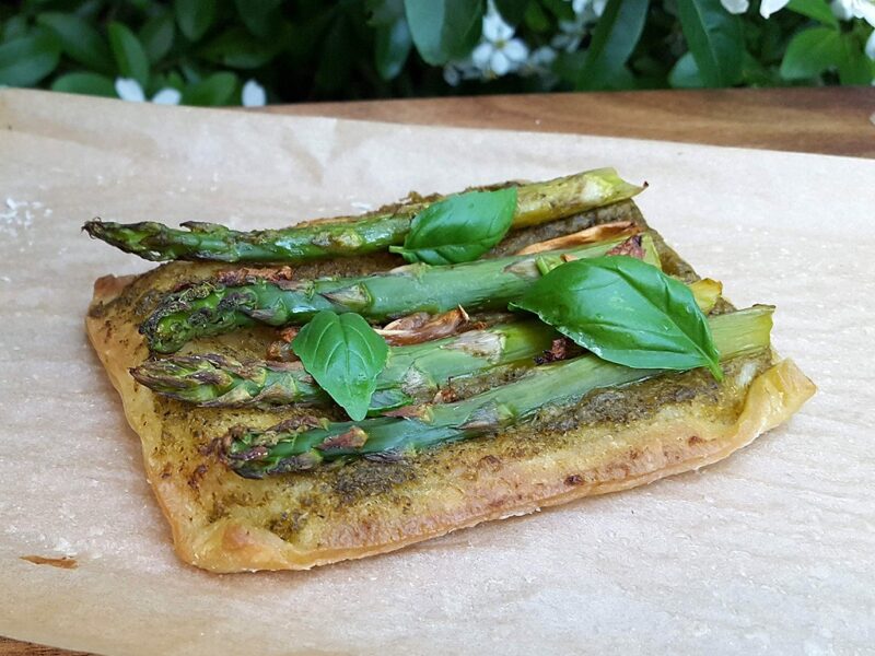 Vegan asparagus and pesto tarts