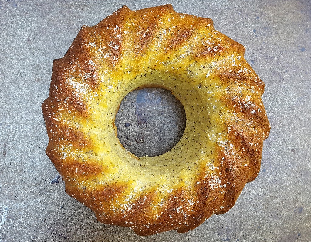 Lemon and kefir bundt cake