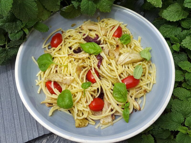 Pesto pasta with fennel