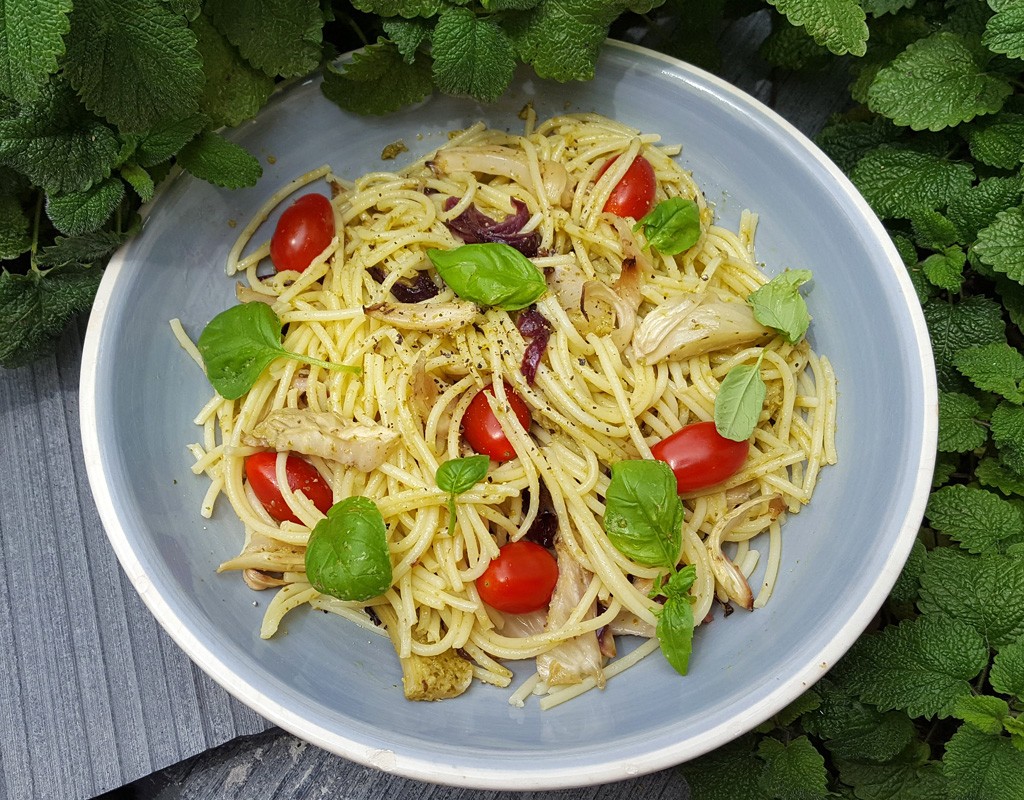 Pesto pasta with fennel