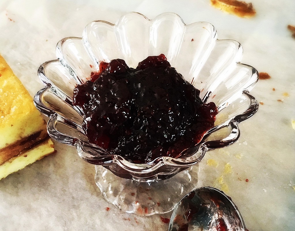 Easy raspberry jam