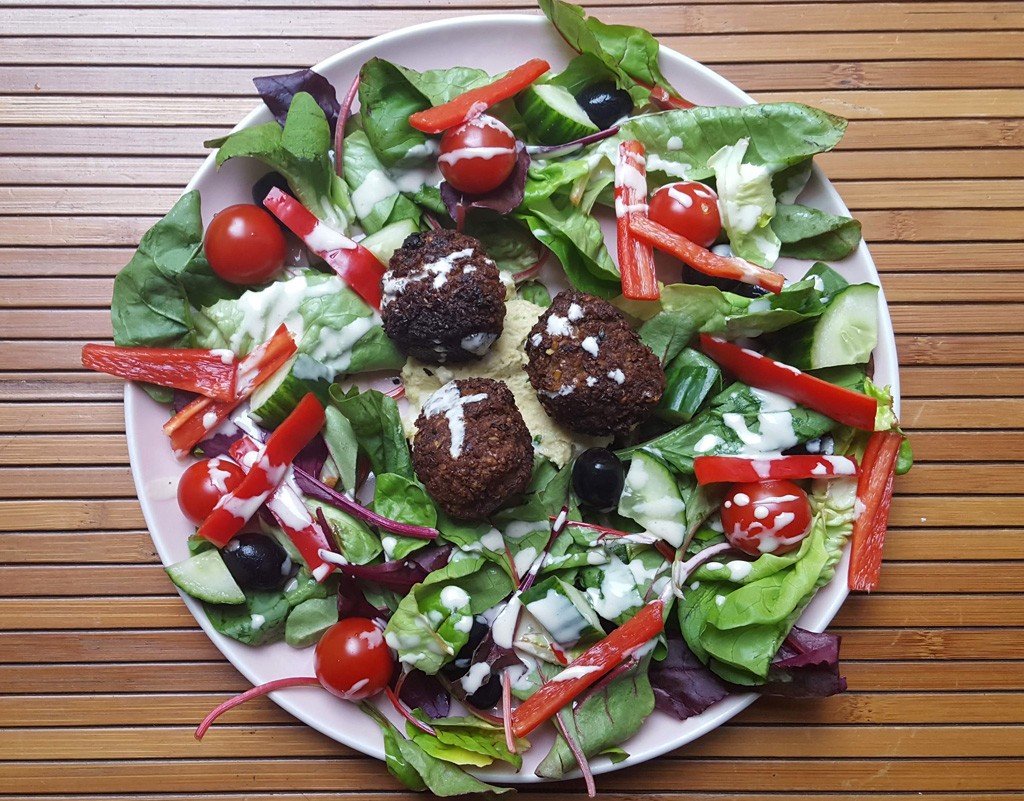 Falafel salad with tahini sauce