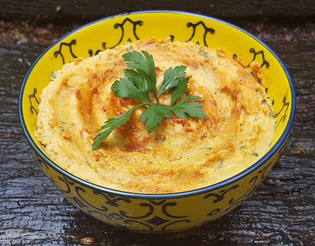 Harissa hummus