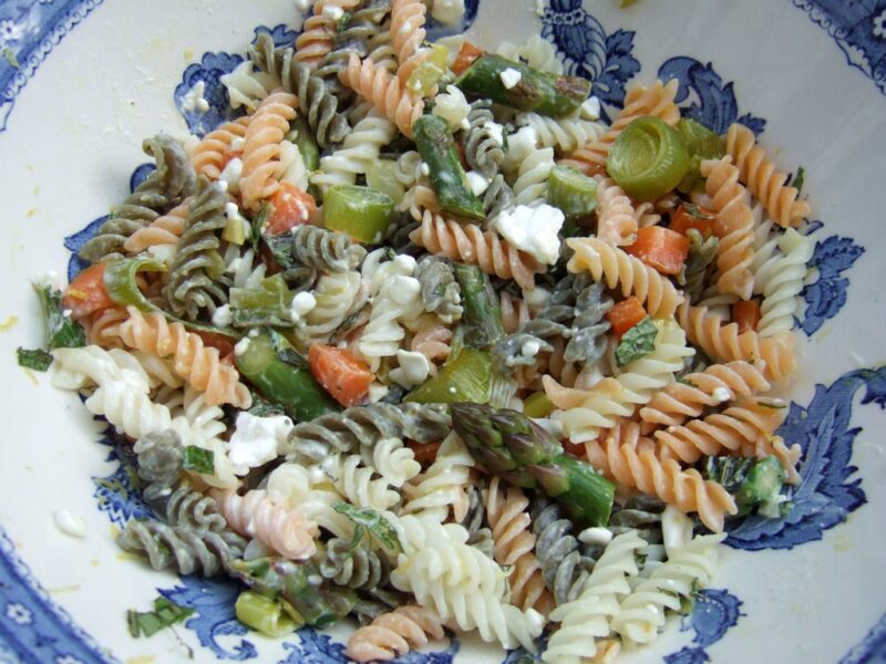 Pasta with cottage cheese and vegetables