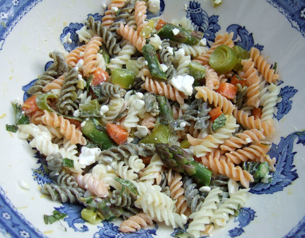 Pasta with cottage cheese and vegetables