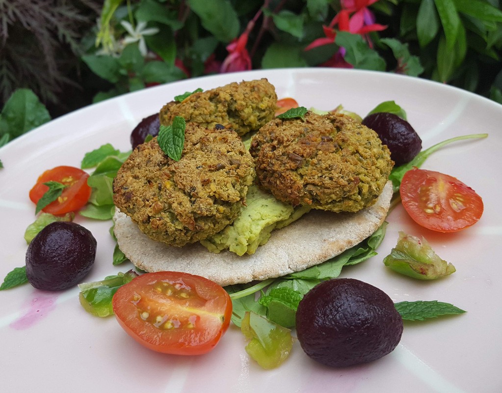 Baked Falafels with green peas