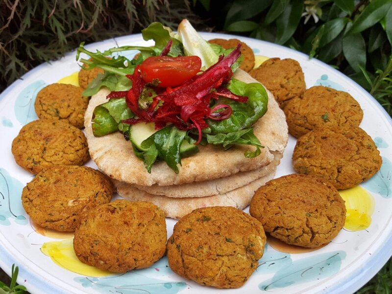 Baked falafels with sundried tomatoes