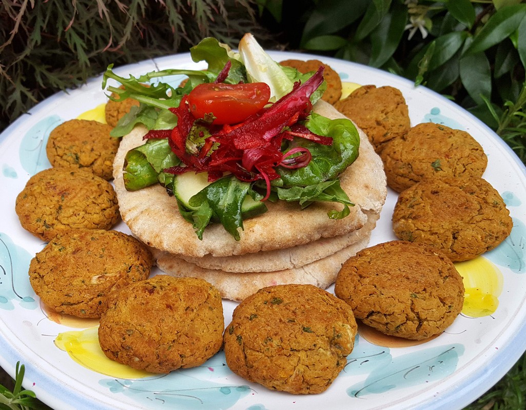 Baked falafels with sundried tomatoes