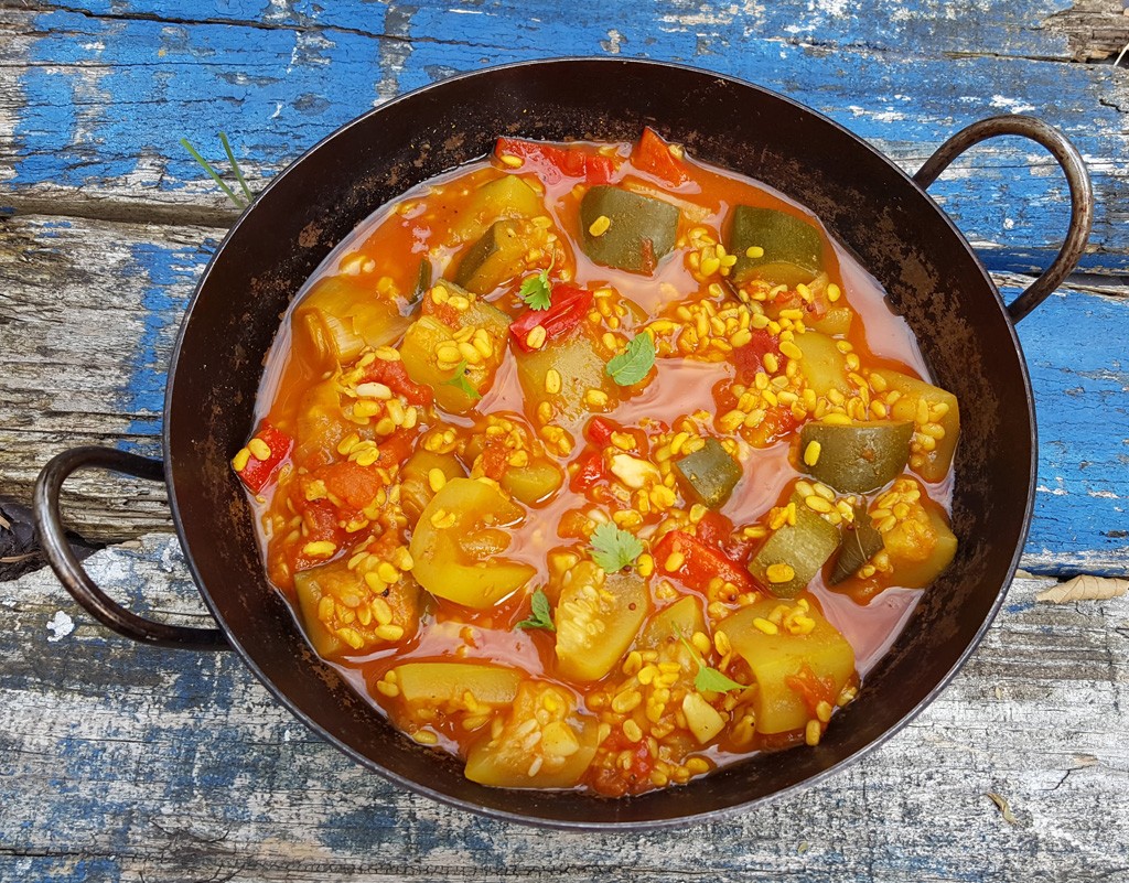 Courgette and dudhi curry