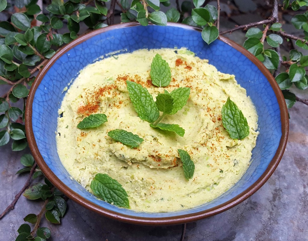 Green pea hummus