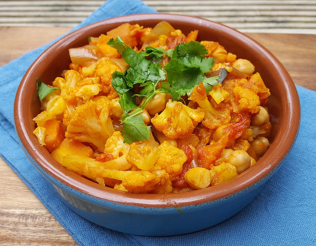 Cauliflower and chickpea Bhuna