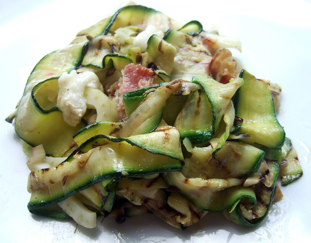 Grilled fennel and courgette salad