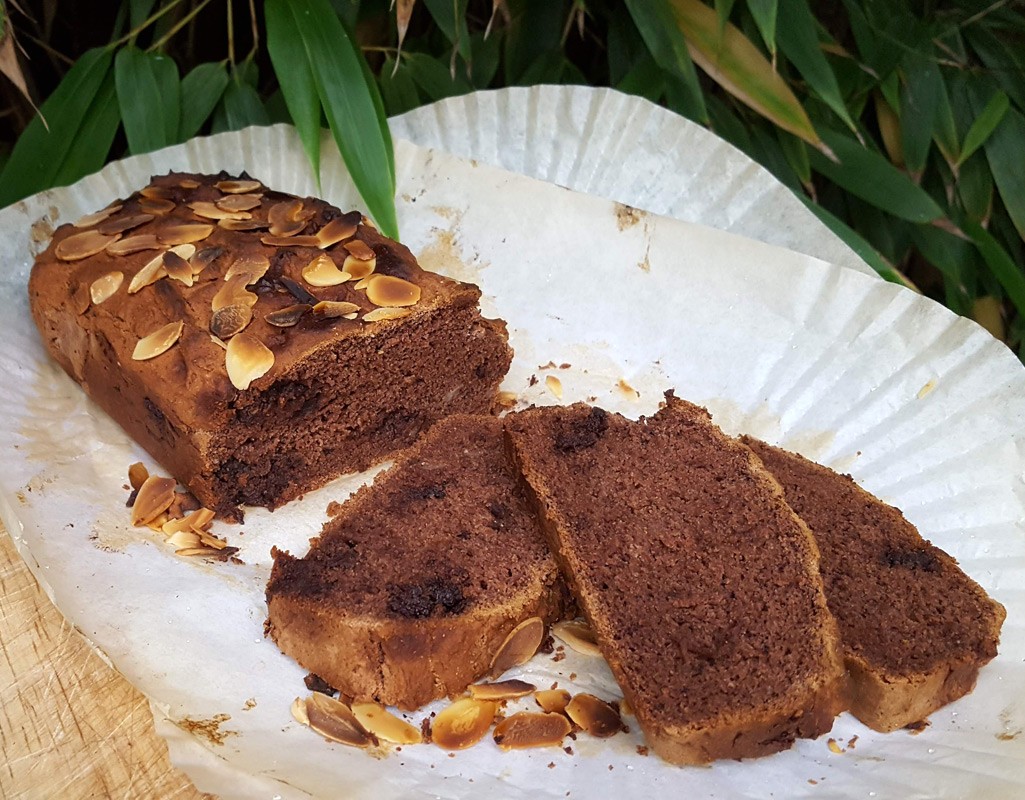 Vegan banana bread with chocolate and almond