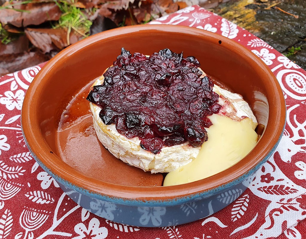 Baked Camembert with cranberry sauce