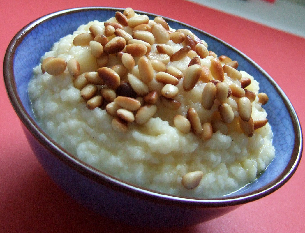 Celeriac mash with pine nuts