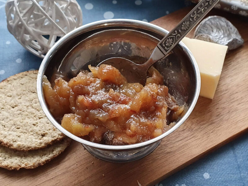 Easy apple and date chutney