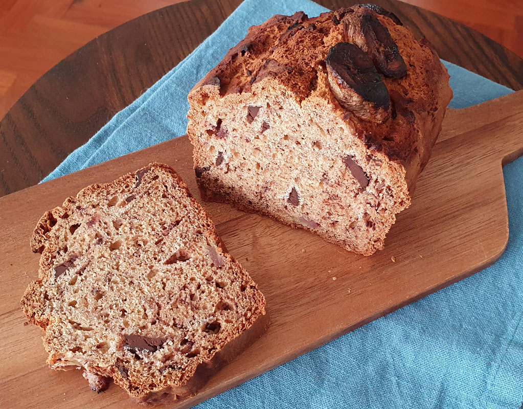 Gluten-free banana bread with chocolate