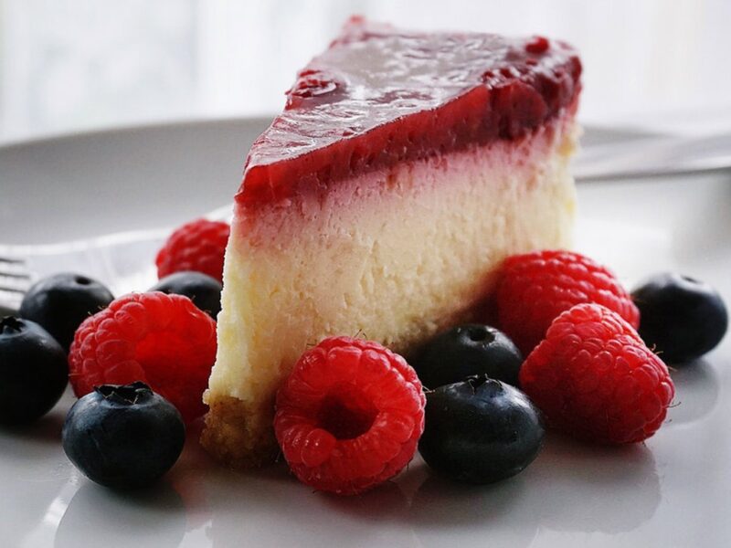 Gluten-free raspberry cheesecake