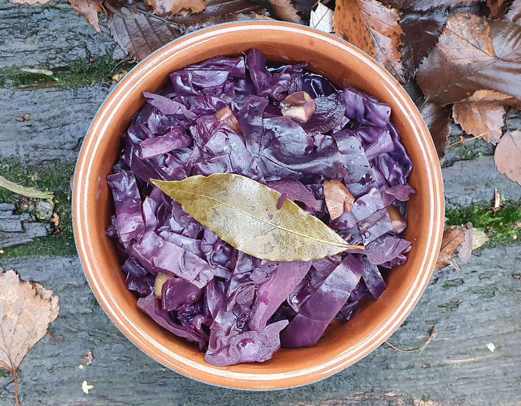 Mulled red cabbage with chestnuts