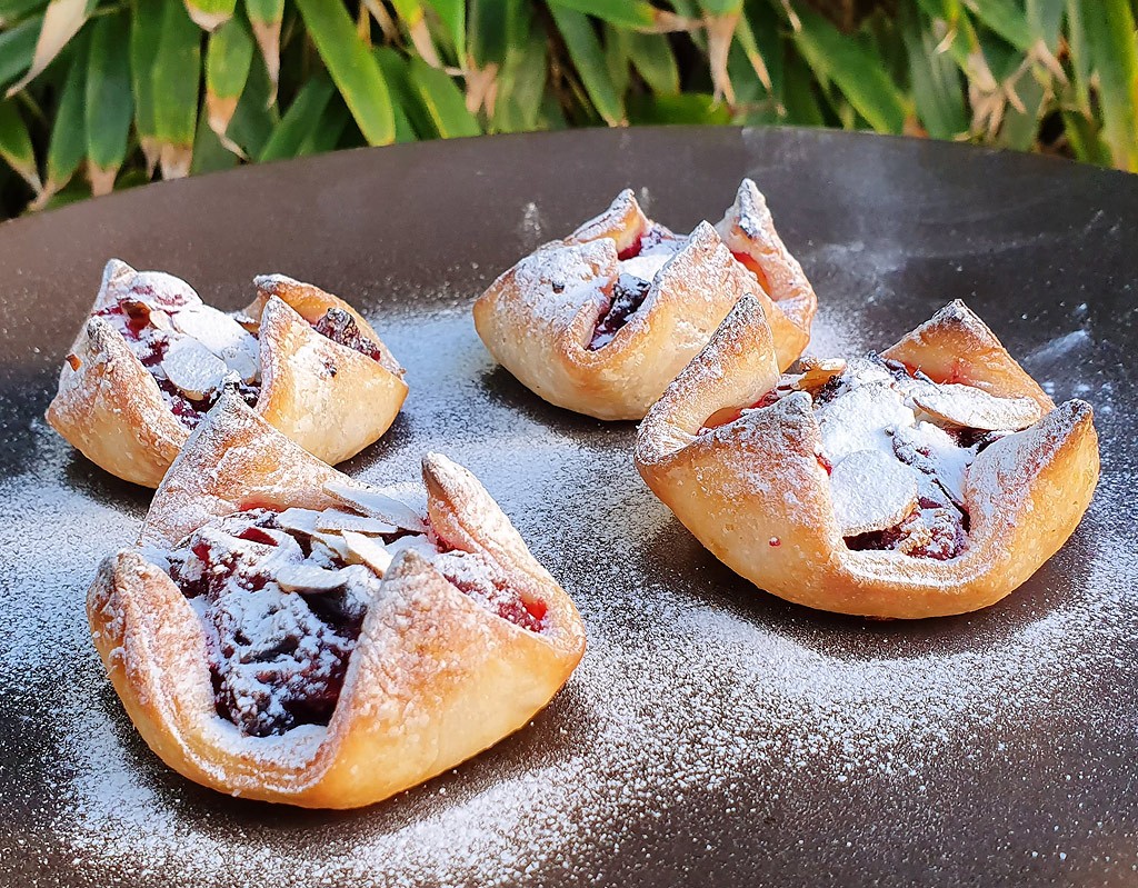 Cranberry puff tarts