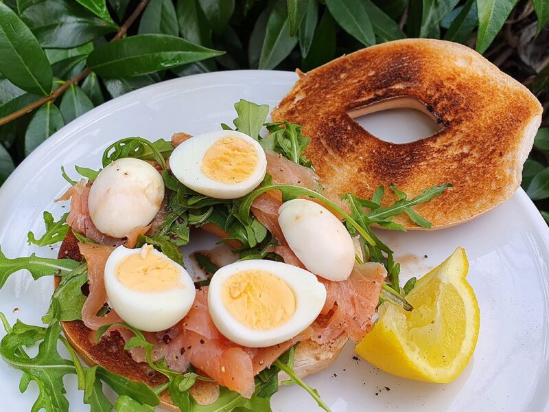 Bagel with smoked salmon and quail egg