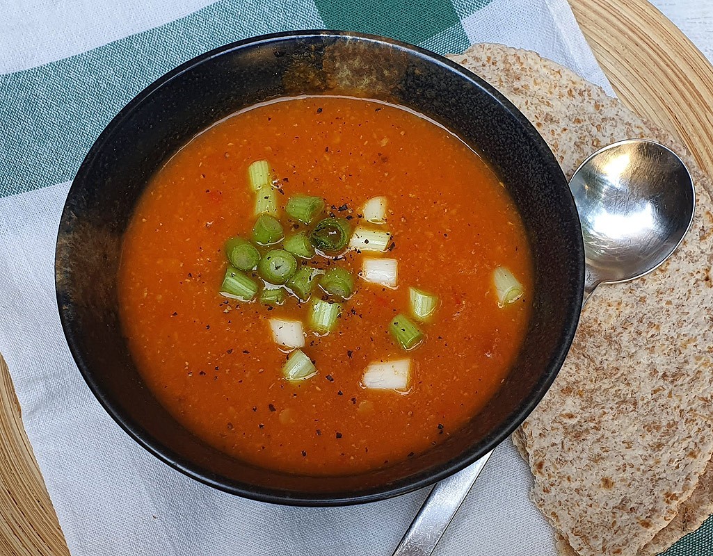 Curried lentil and carrot soup