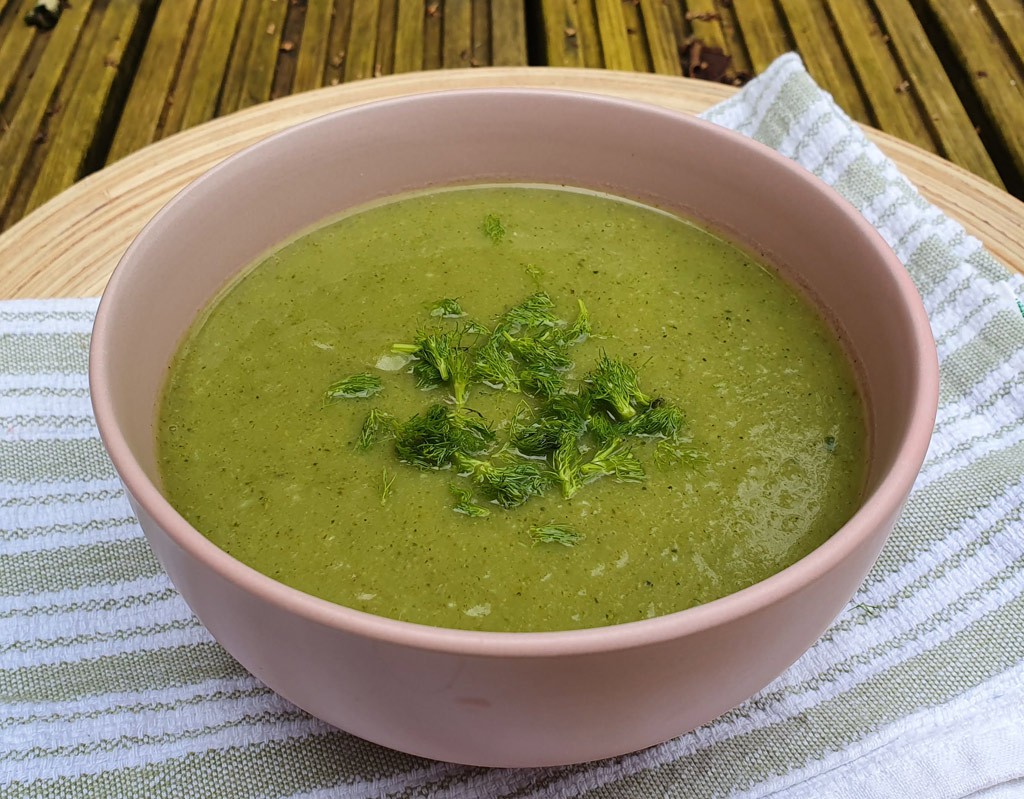 Fennel and broccoli soup