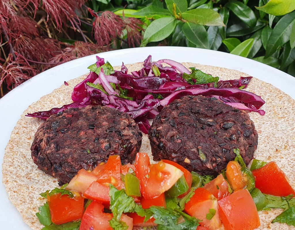 Black bean and beetroot patties