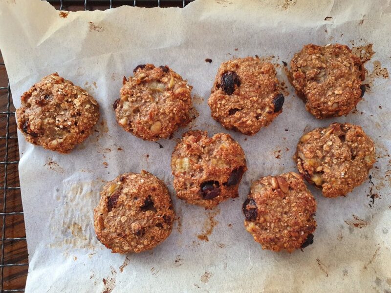 Gluten-free oat cookies with mixed seeds and fruits