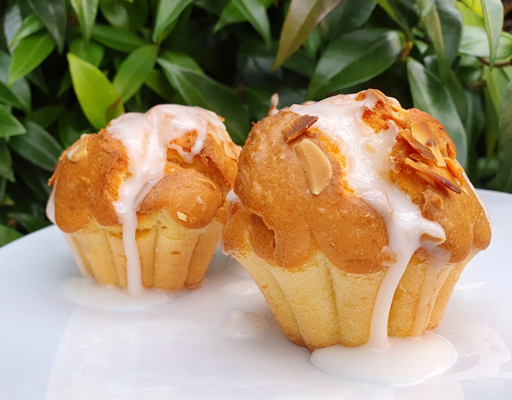 Lemon and almond muffins