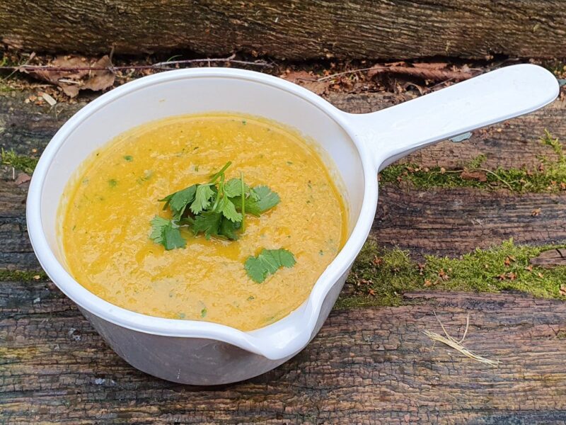 Roasted pepper and chickpea soup